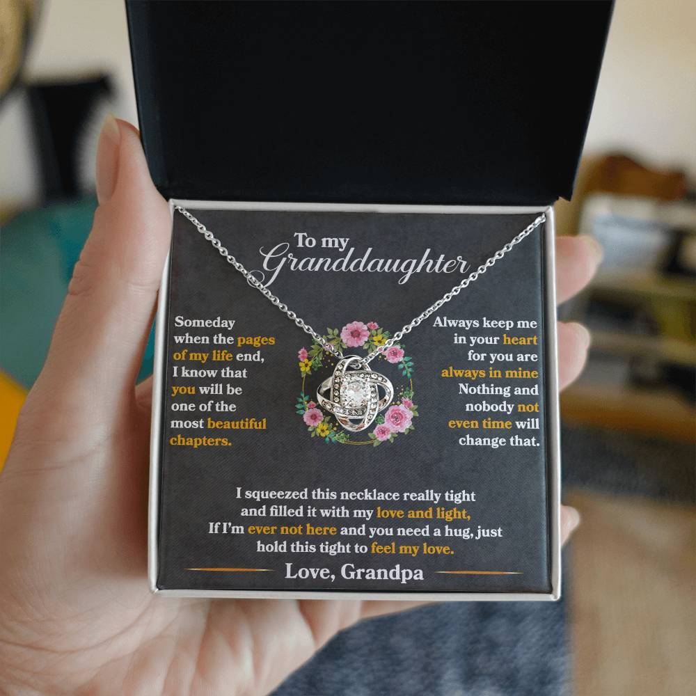 À ma petite-fille, serre fort ceci pour sentir mon amour
